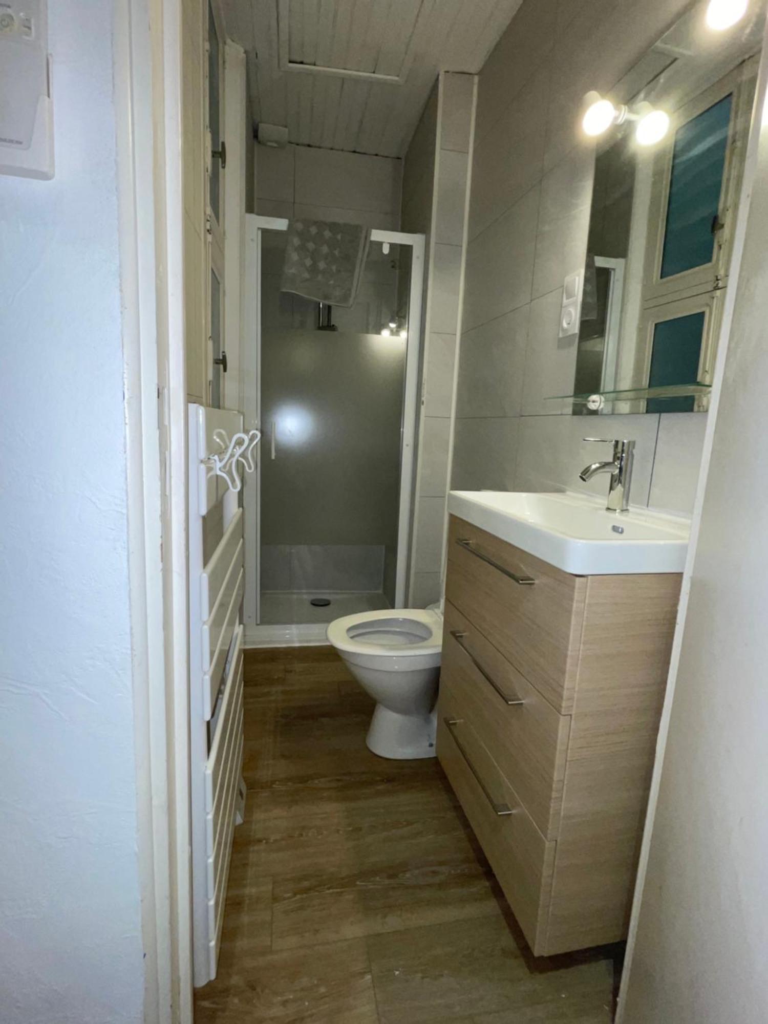 Studio N•2 Avec Patio En Plein Coeur De La Ville Баньер-де-Бигор Экстерьер фото