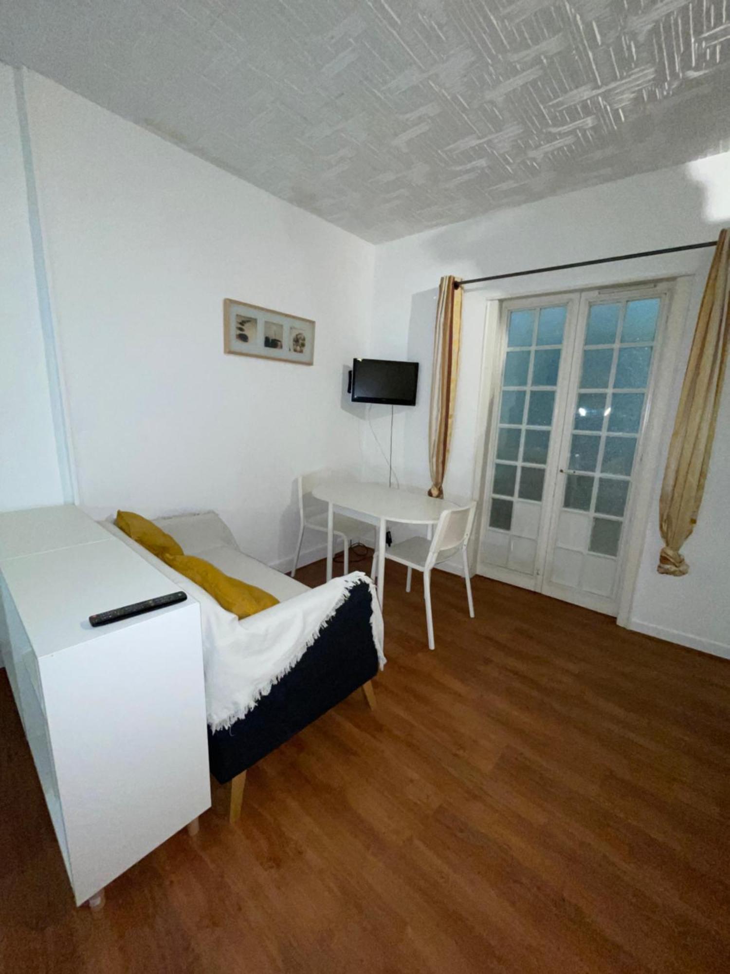 Studio N•2 Avec Patio En Plein Coeur De La Ville Баньер-де-Бигор Экстерьер фото